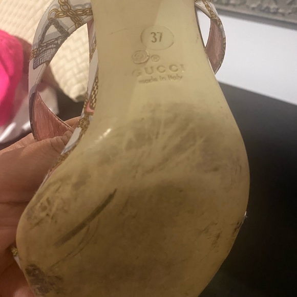 Beautiful Summer Gucci shoes - Picture 2 of 4